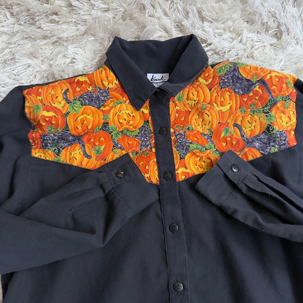 Vintage 80s Women's Button Down Halloween Shirt 🎃